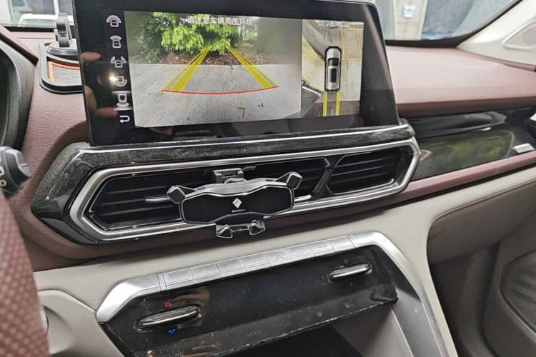 Used Baojun RS-5 2019 1.5T CVT Intelligent Driving Flagship Edition China V Emission Standard Audio And AC Panel
