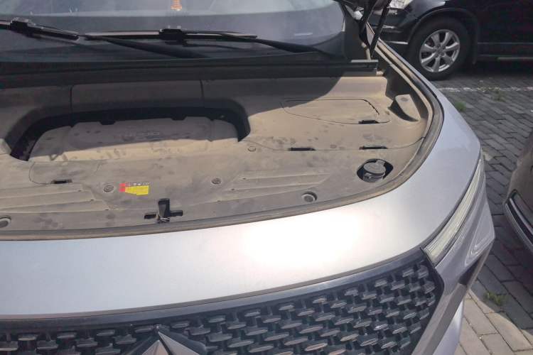Used Baojun RS-5 2019 1.5T CVT Intelligent Drive Luxury Edition China VI Engine Bay Left