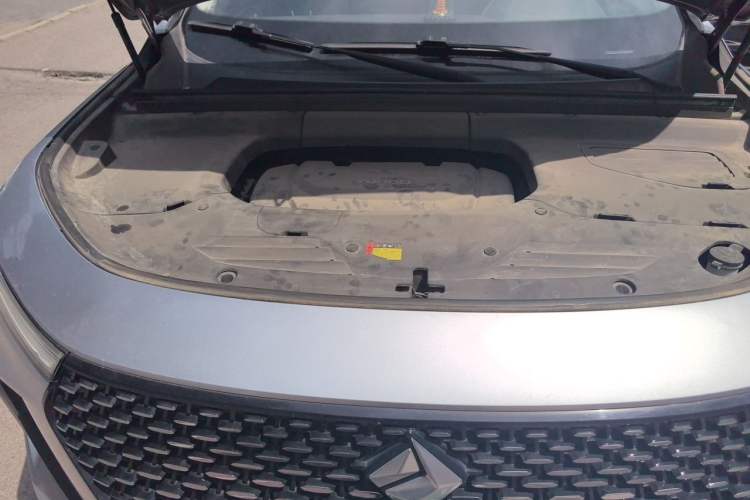 Used Baojun RS-5 2019 1.5T CVT Intelligent Drive Luxury Edition China VI Engine Bay Right