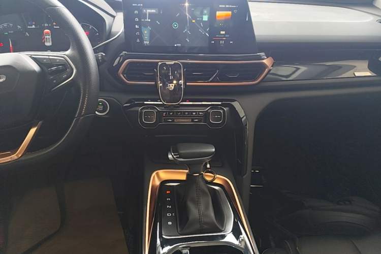Used Baojun RS-5 2019 1.5T CVT Intelligent Drive Luxury Edition China VI Audio And AC Panel