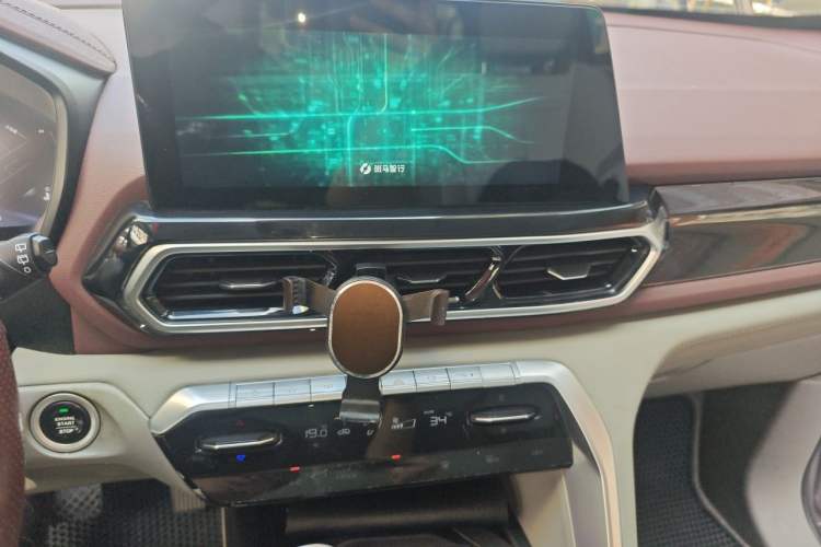 Used Baojun RS-5 2019 1.5T CVT Intelligent Driving Flagship Edition China V Emission Standard Audio And AC Panel