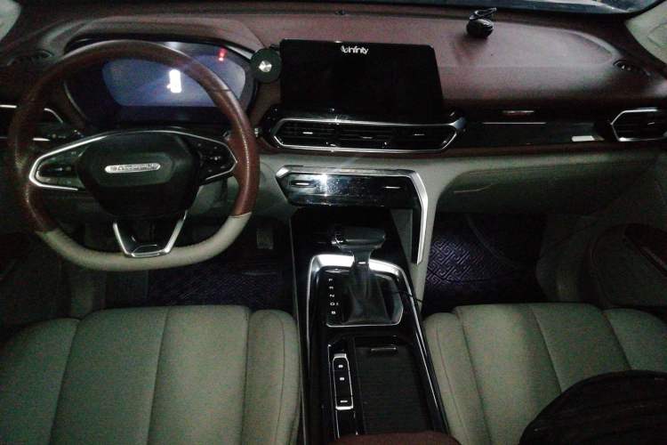 Used Baojun RS-5 2019 1.5T CVT Intelligent Driving Flagship Version China VI Emission Standard Center Console