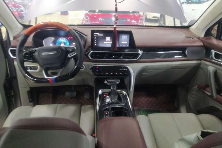 Used Baojun RS-5 2019 1.5T CVT Intelligent Driving Flagship Edition China V Emission Standard Center Console