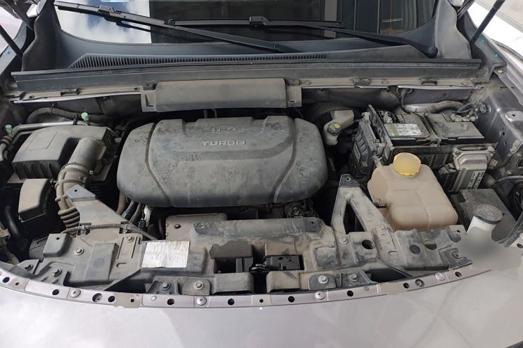 Used Baojun RS-5 2019 1.5T CVT Intelligent Drive Luxury Edition China VI Engine Bay