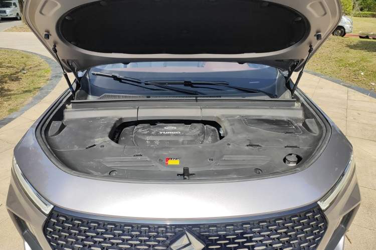 Used Baojun RS-5 2019 1.5T CVT Intelligent Driving Flagship Version China VI Emission Standard Engine Bay