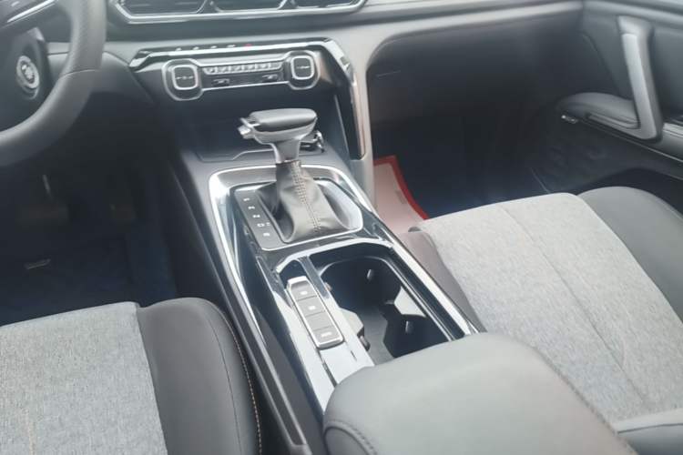 Used Baojun RS-5 2019 1.5T CVT Super Connected Trendy Edition China VI Gear Lever