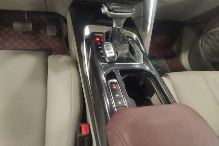Used Baojun RS-5 2019 1.5T CVT Intelligent Driving Flagship Edition China V Emission Standard Gear Lever