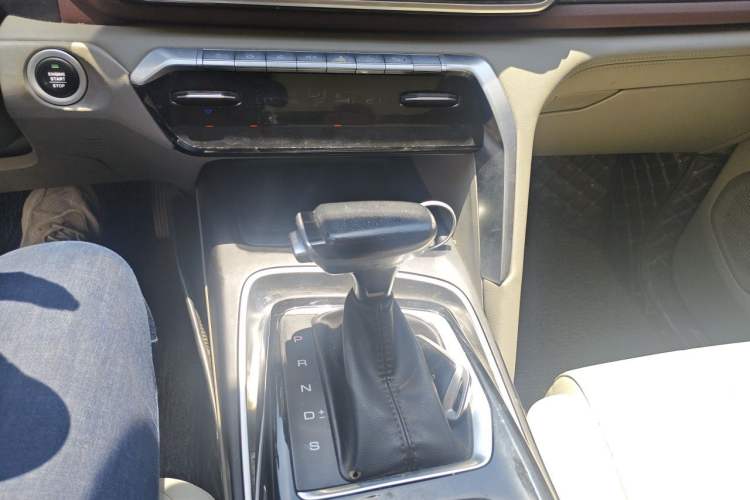 Used Baojun RS-5 2019 1.5T CVT Intelligent Driving Flagship Edition China V Emission Standard Gear Lever