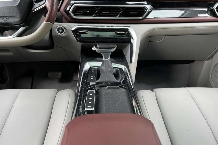 Used Baojun RS-5 2019 1.5T CVT Intelligent Driving Flagship Edition China V Emission Standard Gear Lever