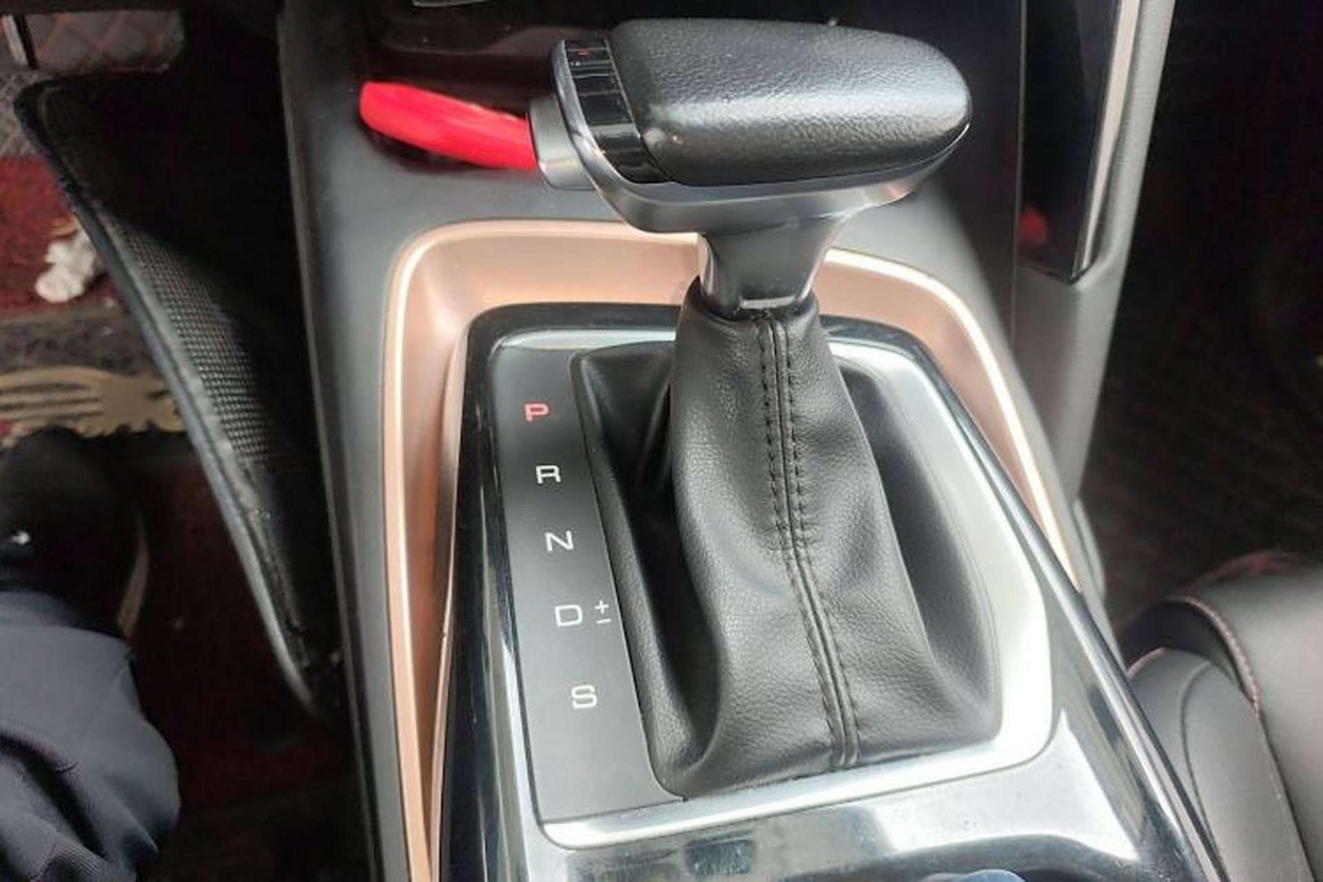 Used Baojun RS-5 2019 1.5T CVT Intelligent Drive Luxury Edition China VI Gear Lever