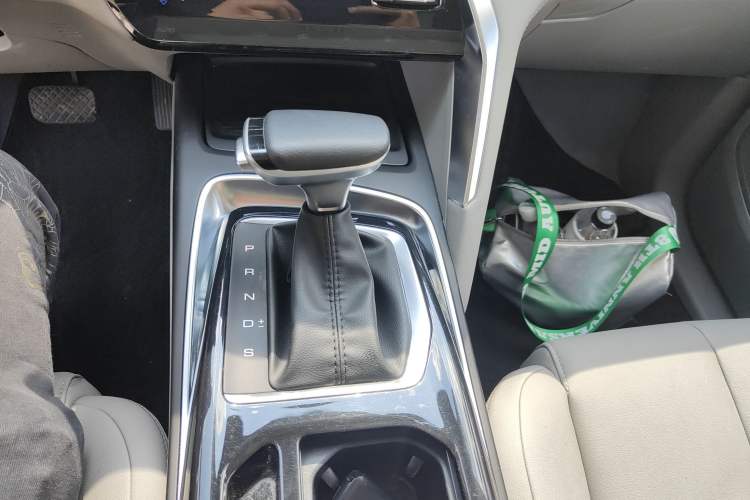 Used Baojun RS-5 2019 1.5T CVT Intelligent Driving Flagship Version China VI Emission Standard Gear Lever