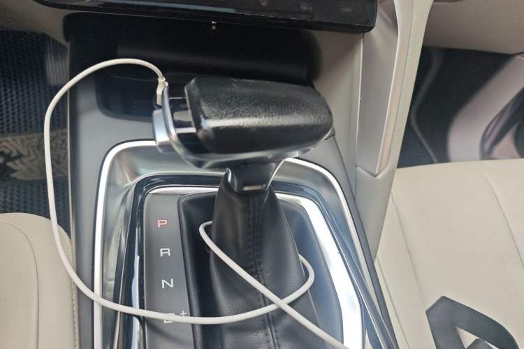 Used Baojun RS-5 2019 1.5T CVT Intelligent Driving Flagship Edition China V Emission Standard Gear Lever