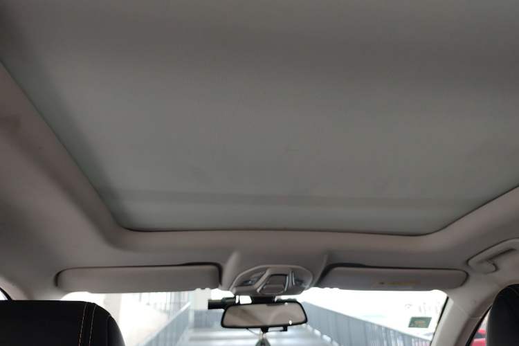 Used Baojun RS-5 2019 1.5T CVT Intelligent Drive Luxury Edition China VI Headliner