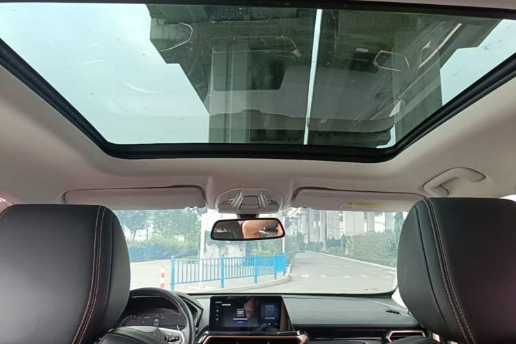 Used Baojun RS-5 2019 1.5T CVT Intelligent Drive Luxury Edition China VI Headliner