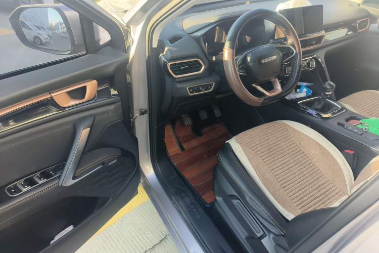 Used Baojun RS-5 2019 1.5T Manual Super Connected Luxury Edition China VI Interior 3