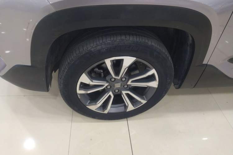 Used Baojun RS-5 2019 1.5T CVT Intelligent Driving Flagship Edition China V Emission Standard Left Front Wheel Hub