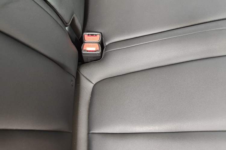 Used Baojun RS-5 2019 1.5T CVT Intelligent Drive Luxury Edition China VI Left Rear Seat