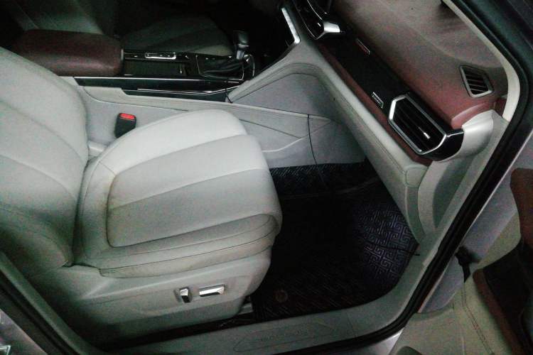 Used Baojun RS-5 2019 1.5T CVT Intelligent Driving Flagship Version China VI Emission Standard Right Front Seat