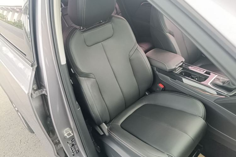 Used Baojun RS-5 2019 1.5T CVT Intelligent Drive Luxury Edition China VI Right Front Seat