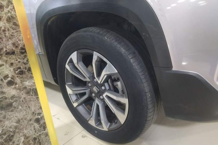 Used Baojun RS-5 2019 1.5T CVT Intelligent Driving Flagship Edition China V Emission Standard Right Front Wheel Hub