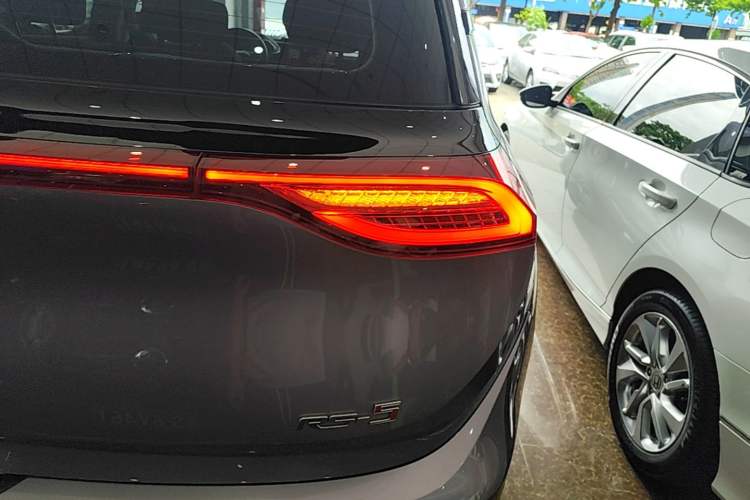 Used Baojun RS-5 2019 1.5T CVT Intelligent Drive Luxury Edition China VI Right Rear Taillight