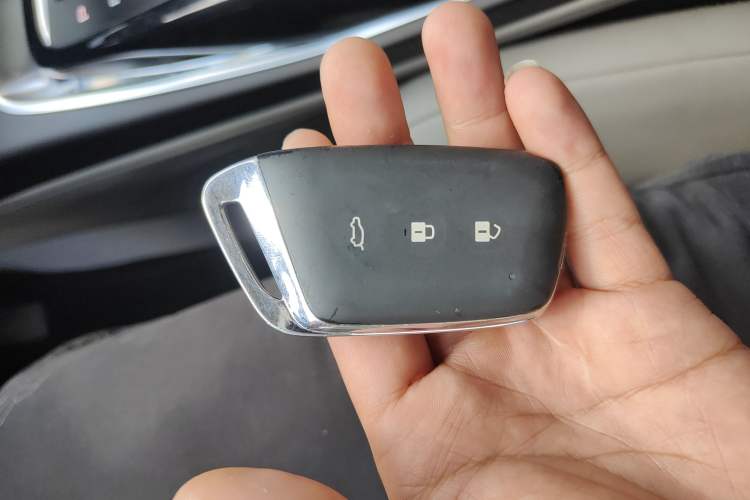 Used Baojun RS-5 2019 1.5T CVT Intelligent Driving Flagship Version China VI Emission Standard Vehicle Key