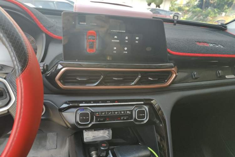 Used Baojun RS-5 2019 1.5T CVT Intelligent Drive Luxury Edition China VI Audio And AC Panel
