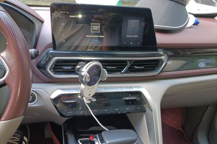 Used Baojun RS-5 2019 1.5T CVT Intelligent Driving Flagship Edition China V Emission Standard Audio And AC Panel