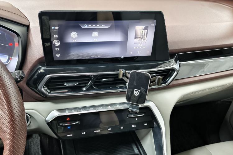 Used Baojun RS-5 2019 1.5T CVT Intelligent Driving Flagship Version China VI Emission Standard Audio And AC Panel