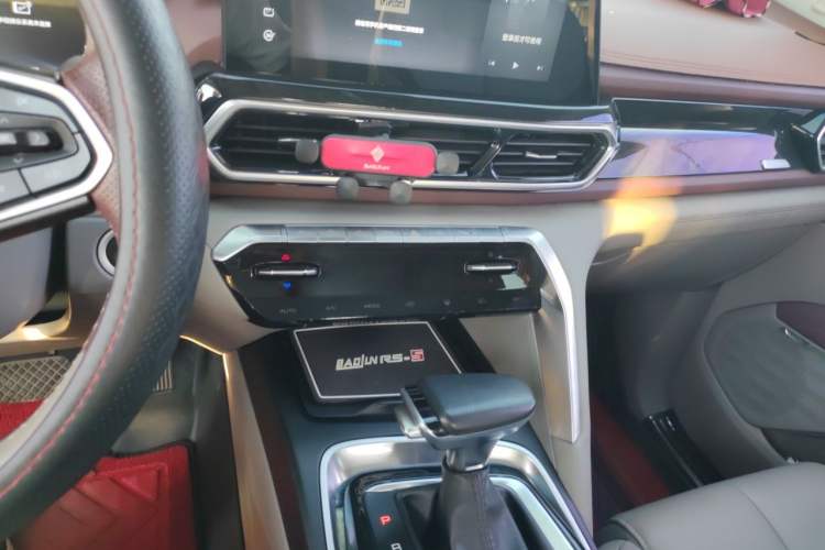 Used Baojun RS-5 2019 1.5T CVT Intelligent Driving Flagship Version China VI Emission Standard Audio And AC Panel