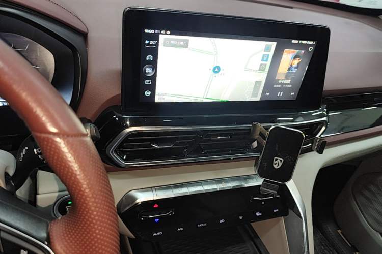 Used Baojun RS-5 2019 1.5T CVT Intelligent Driving Flagship Version China VI Emission Standard Audio And AC Panel