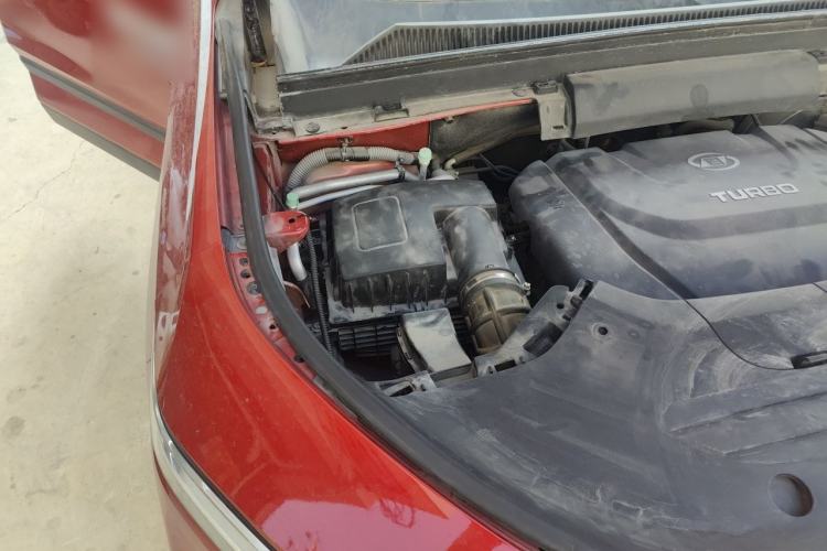 Used Baojun RS-5 2019 1.5T CVT Intelligent Drive Luxury Edition China VI Engine Bay Right