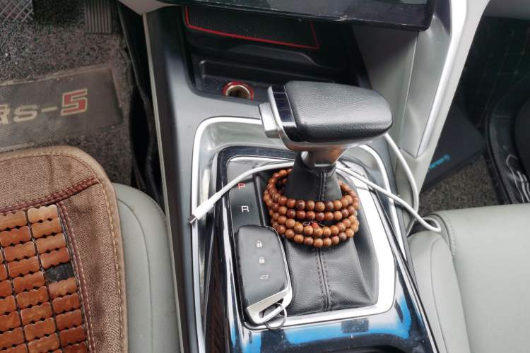Used Baojun RS-5 2019 1.5T CVT Intelligent Driving Flagship Edition China V Emission Standard Gear Lever