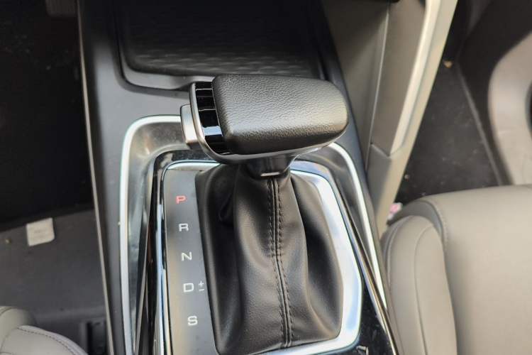 Used Baojun RS-5 2019 1.5T CVT Intelligent Driving Flagship Edition China V Emission Standard Gear Lever
