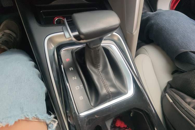 Used Baojun RS-5 2019 1.5T CVT Intelligent Driving Flagship Edition China V Emission Standard Gear Lever