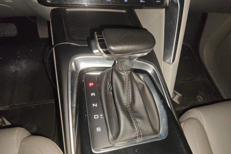 Used Baojun RS-5 2019 1.5T CVT Intelligent Driving Flagship Edition China V Emission Standard Gear Lever