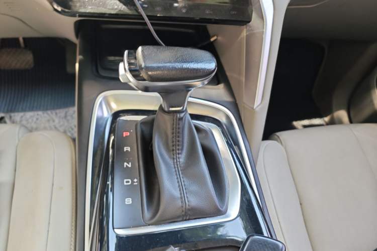 Used Baojun RS-5 2019 1.5T CVT Intelligent Driving Flagship Edition China V Emission Standard Gear Lever