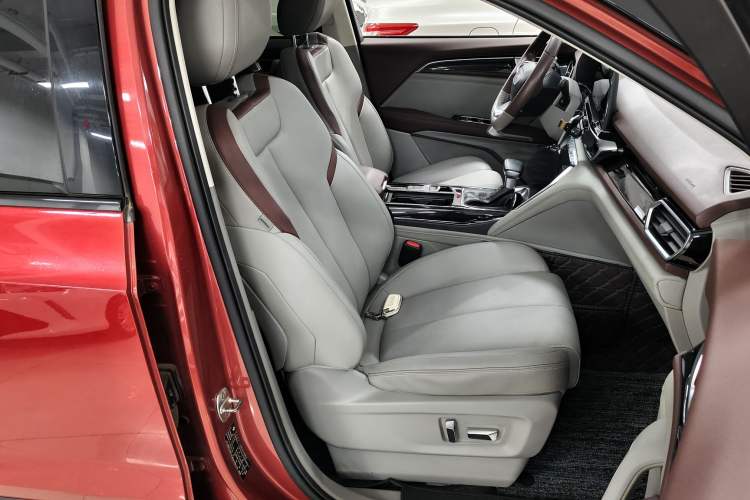 Used Baojun RS-5 2019 1.5T CVT Intelligent Driving Flagship Version China VI Emission Standard Interior 1