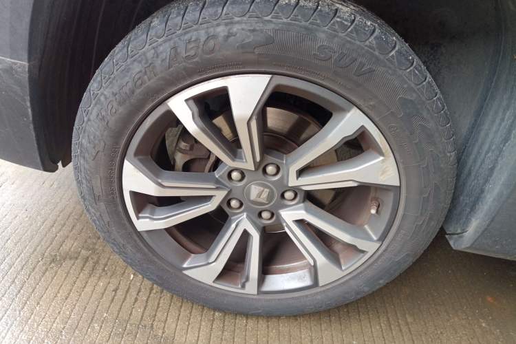 Used Baojun RS-5 2019 1.5T CVT Intelligent Driving Flagship Edition China V Emission Standard Left Front Wheel Hub