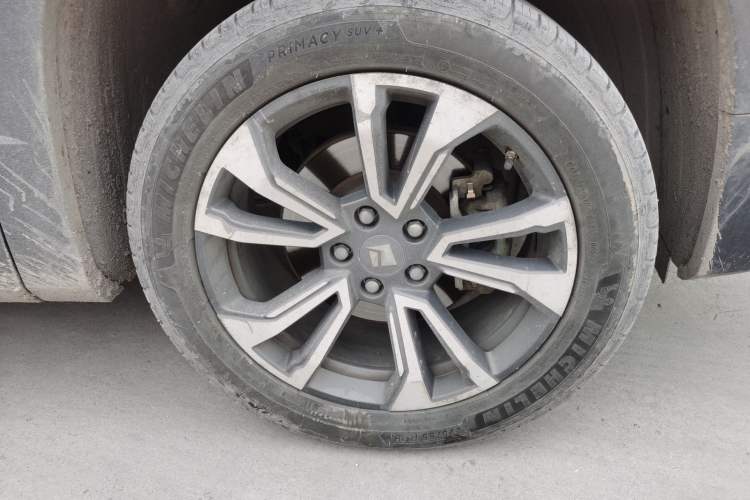 Used Baojun RS-5 2019 1.5T CVT Intelligent Driving Flagship Edition China V Emission Standard Right Front Wheel Hub