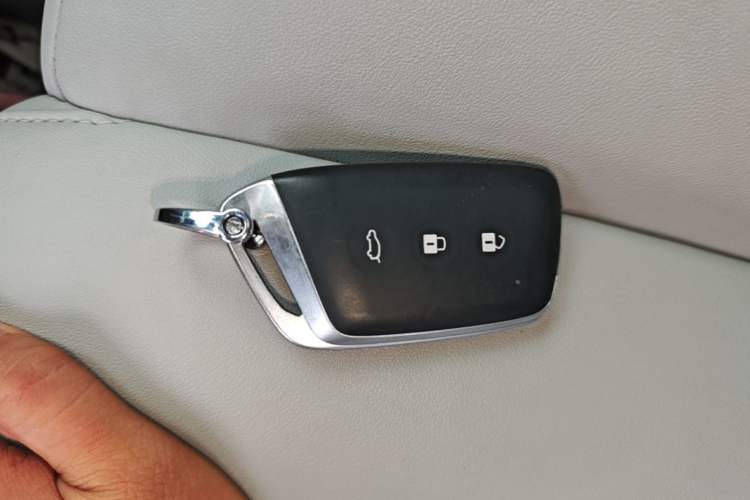 Used Baojun RS-5 2019 1.5T CVT Intelligent Driving Flagship Edition China V Emission Standard Vehicle Key