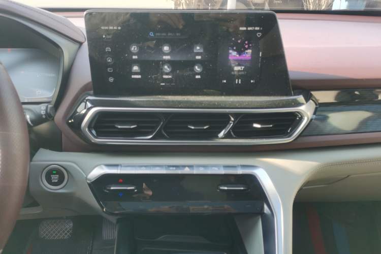 Used Baojun RS-5 2019 1.5T CVT Intelligent Driving Flagship Version China VI Emission Standard Audio And AC Panel