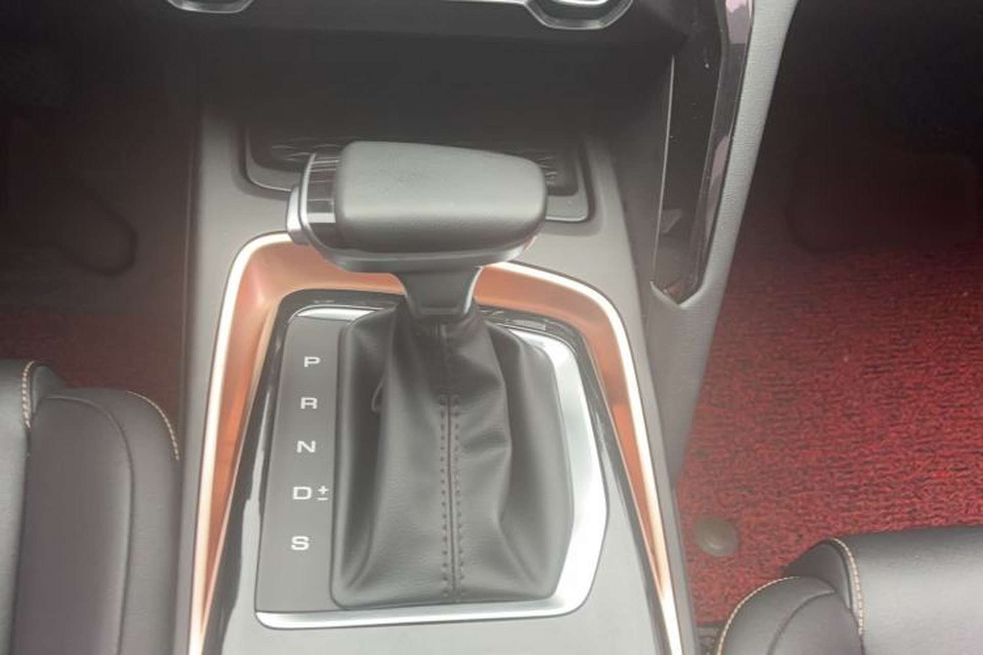 Used Baojun RS-5 2019 1.5T CVT Intelligent Drive Luxury Edition China VI Gear Lever
