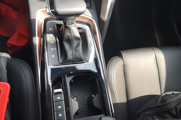 Used Baojun RS-5 2019 1.5T CVT Intelligent Driving Prestige Version China V Emission Standard Gear Lever