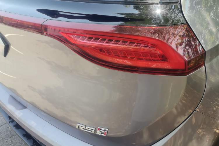 Used Baojun RS-5 2019 1.5T CVT Super Connected Trendy Edition China VI Right Rear Taillight