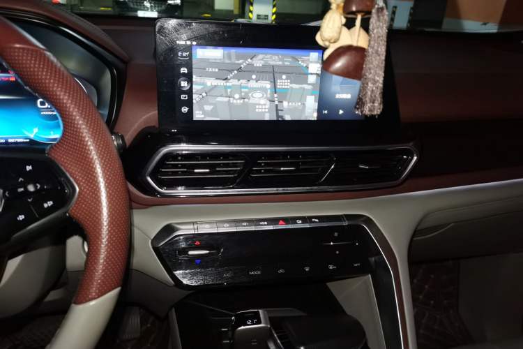Used Baojun RS-5 2019 1.5T CVT Intelligent Driving Flagship Version China VI Emission Standard Audio And AC Panel