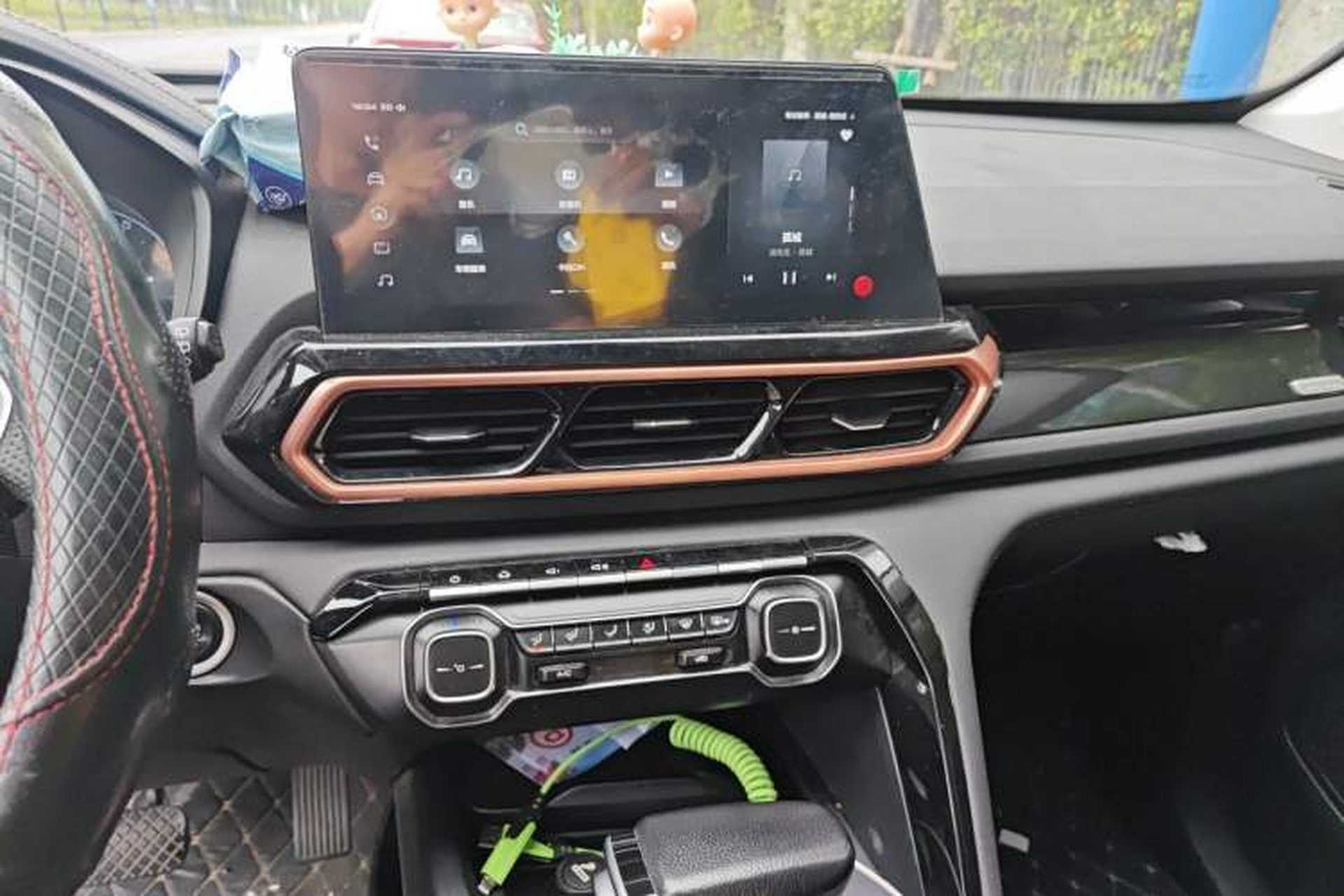 Used Baojun RS-5 2019 1.5T CVT Intelligent Drive Luxury Edition China VI Audio And AC Panel
