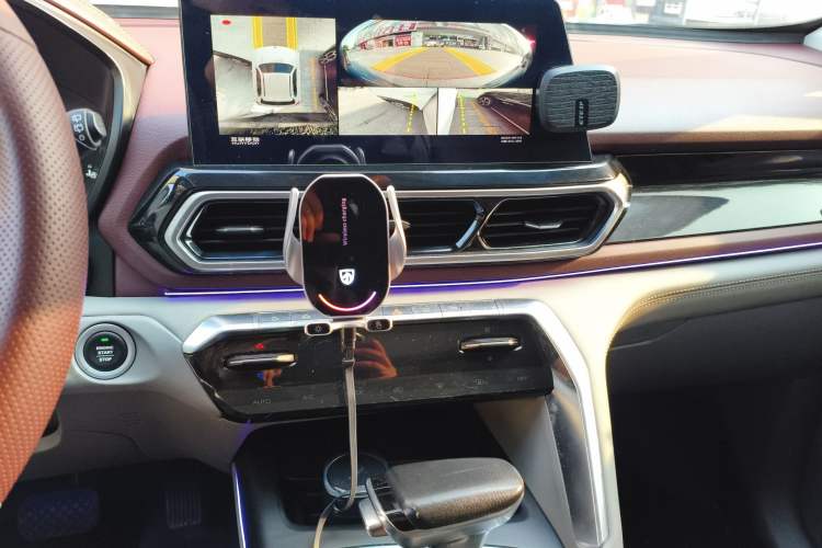 Used Baojun RS-5 2019 1.5T CVT Intelligent Driving Flagship Version China VI Emission Standard Audio And AC Panel