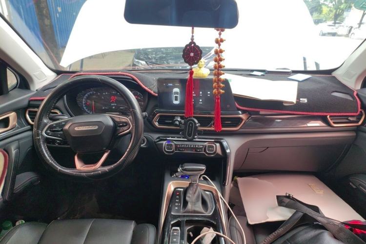 Used Baojun RS-5 2019 1.5T CVT Intelligent Driving Luxury Edition China V Center Console