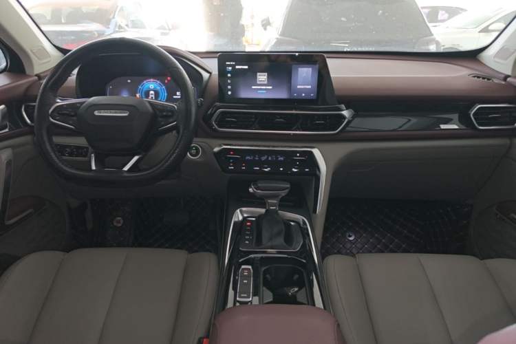 Used Baojun RS-5 2019 1.5T CVT Intelligent Driving Flagship Version China VI Emission Standard Center Console